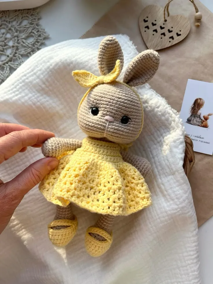 Sarı Elbiseli Amigurumi Oyuncak Tavşan - Organik Pamuk İpliği