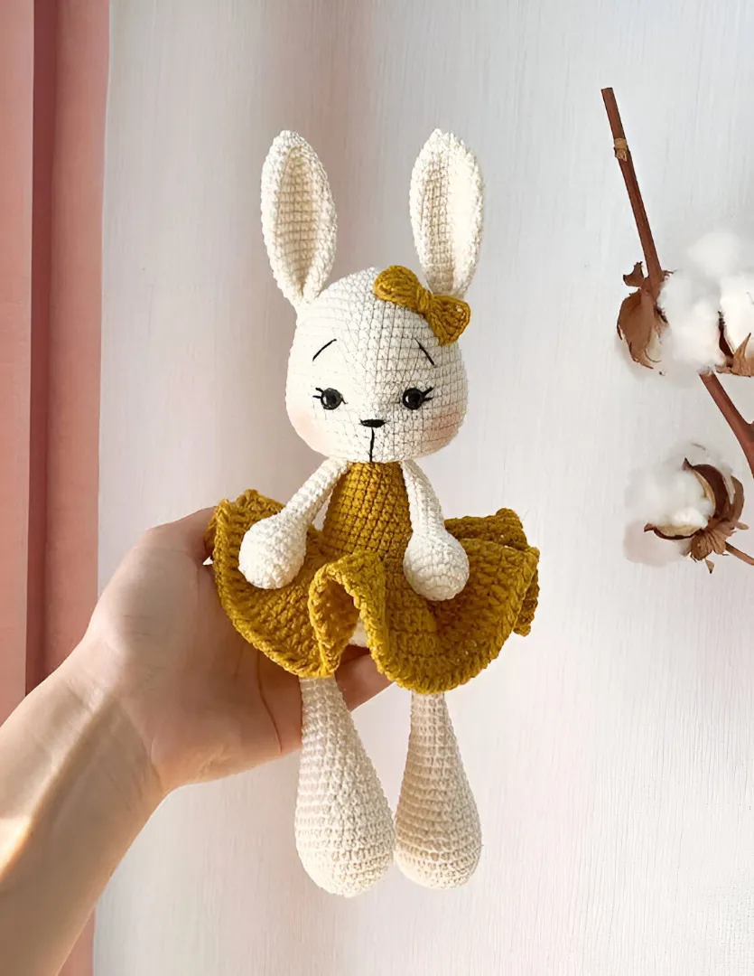 Amigurumi Oyuncak Hardal Elbiseli Sevimli Tavşan - El Yapımı