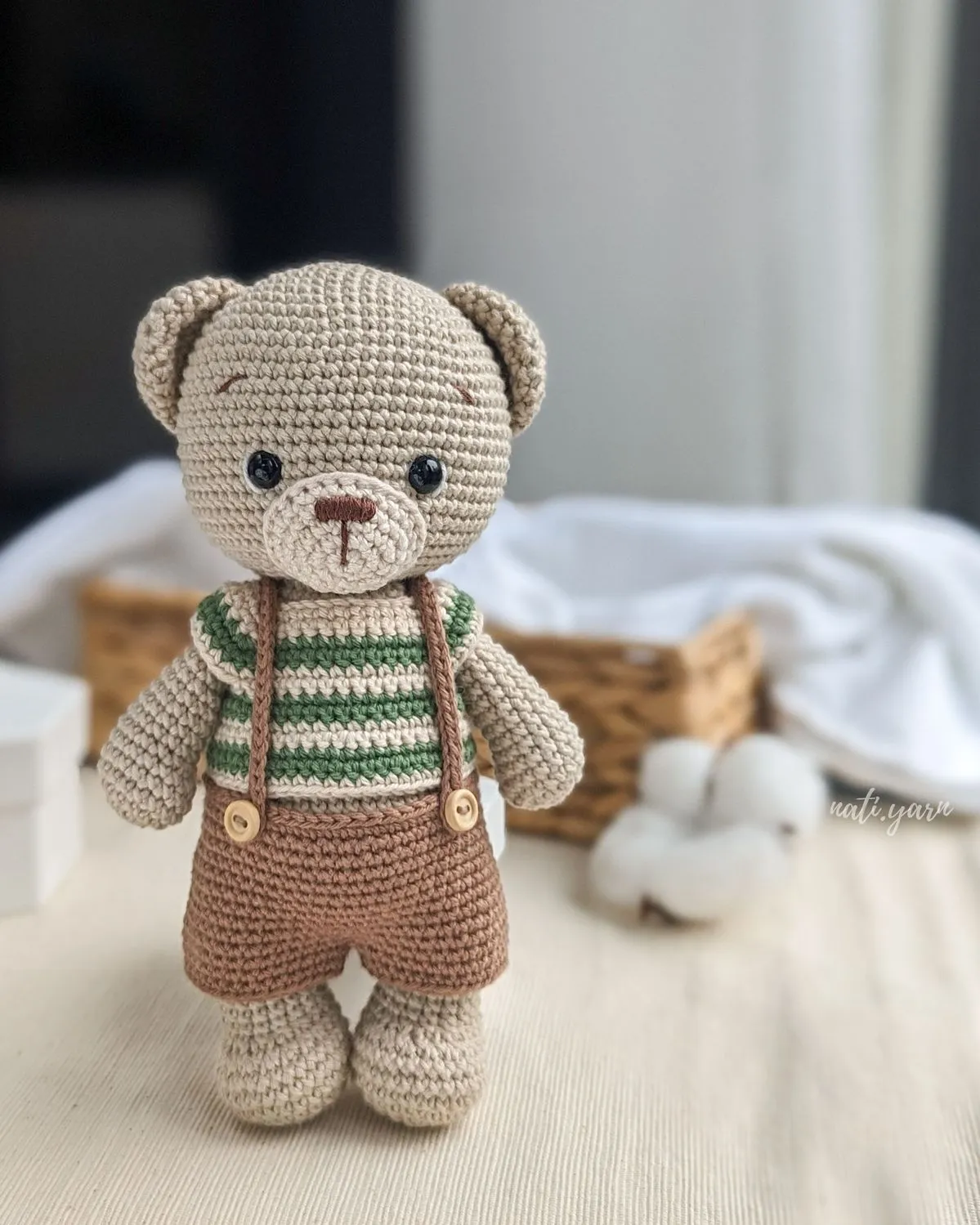 Kahve Tulumlu Amigurumi Oyuncak Ayı - El Yapımı Sevimli Hediye