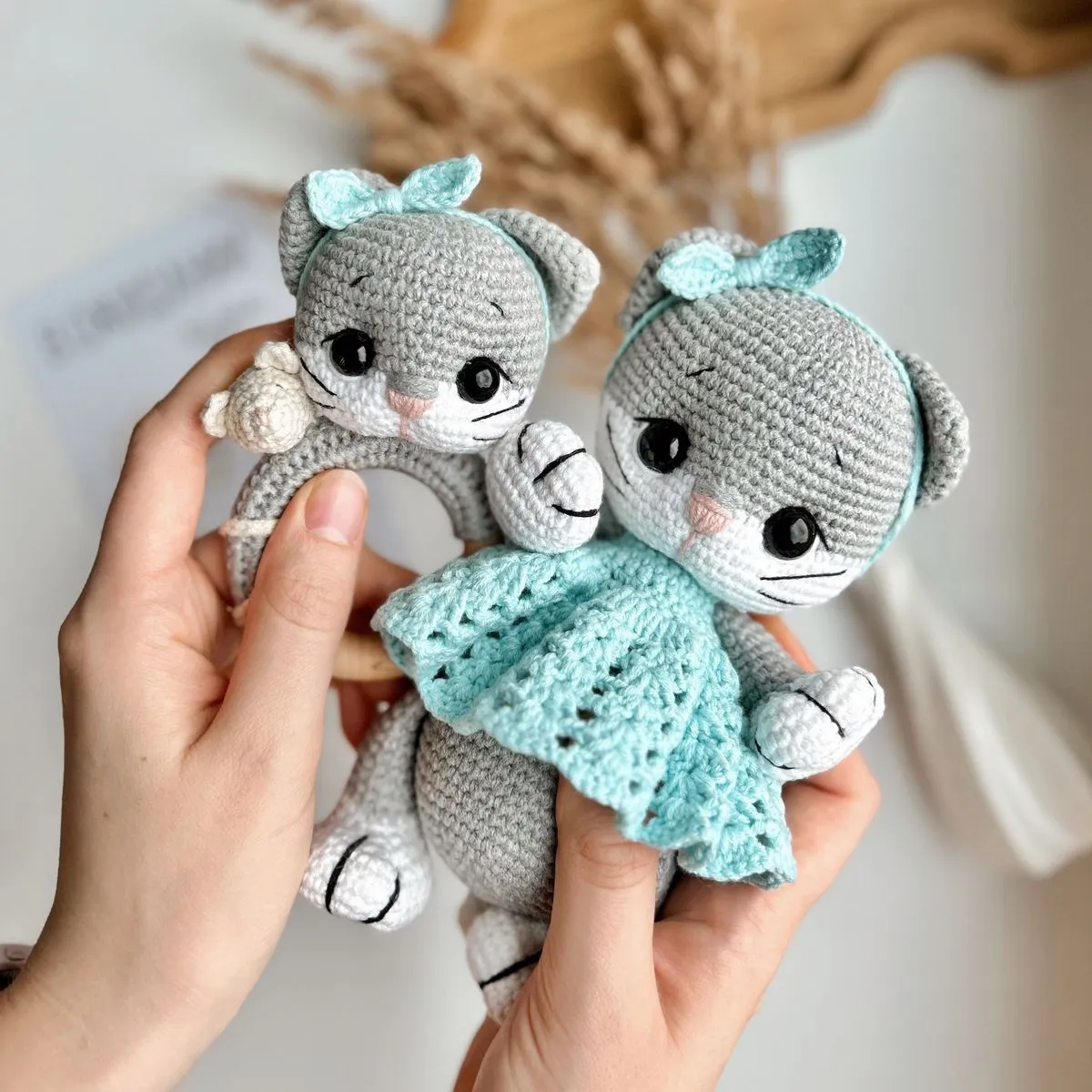 Amigurumi Gri Kedi Oyuncak Bebek ve Çıngırak Seti (2'li)