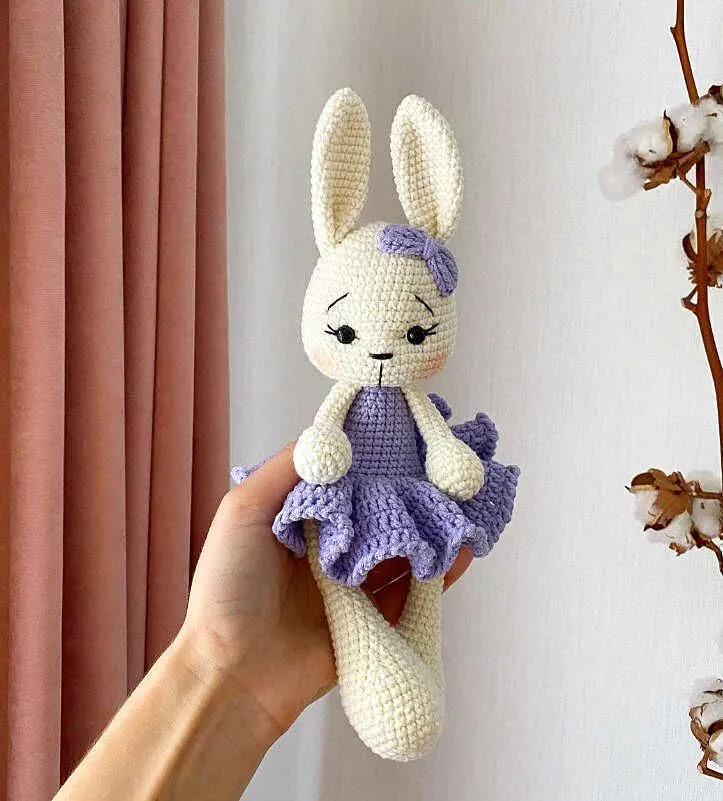 Lila Elbiseli Amigurumi Oyuncak Tavşan Bebek - El Yapımı