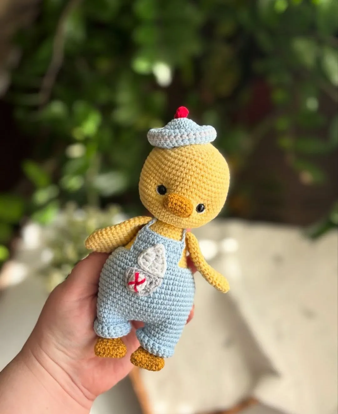 Mavi Tulumlu Amigurumi Ördek Bebek Oyuncak - El Yapımı