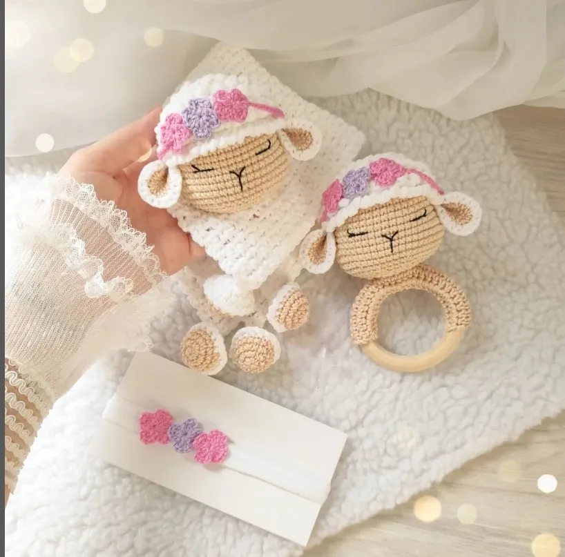 Amigurumi Örgü Kuzu Oyuncak ve Çıngırak Hediye Seti 3'lü