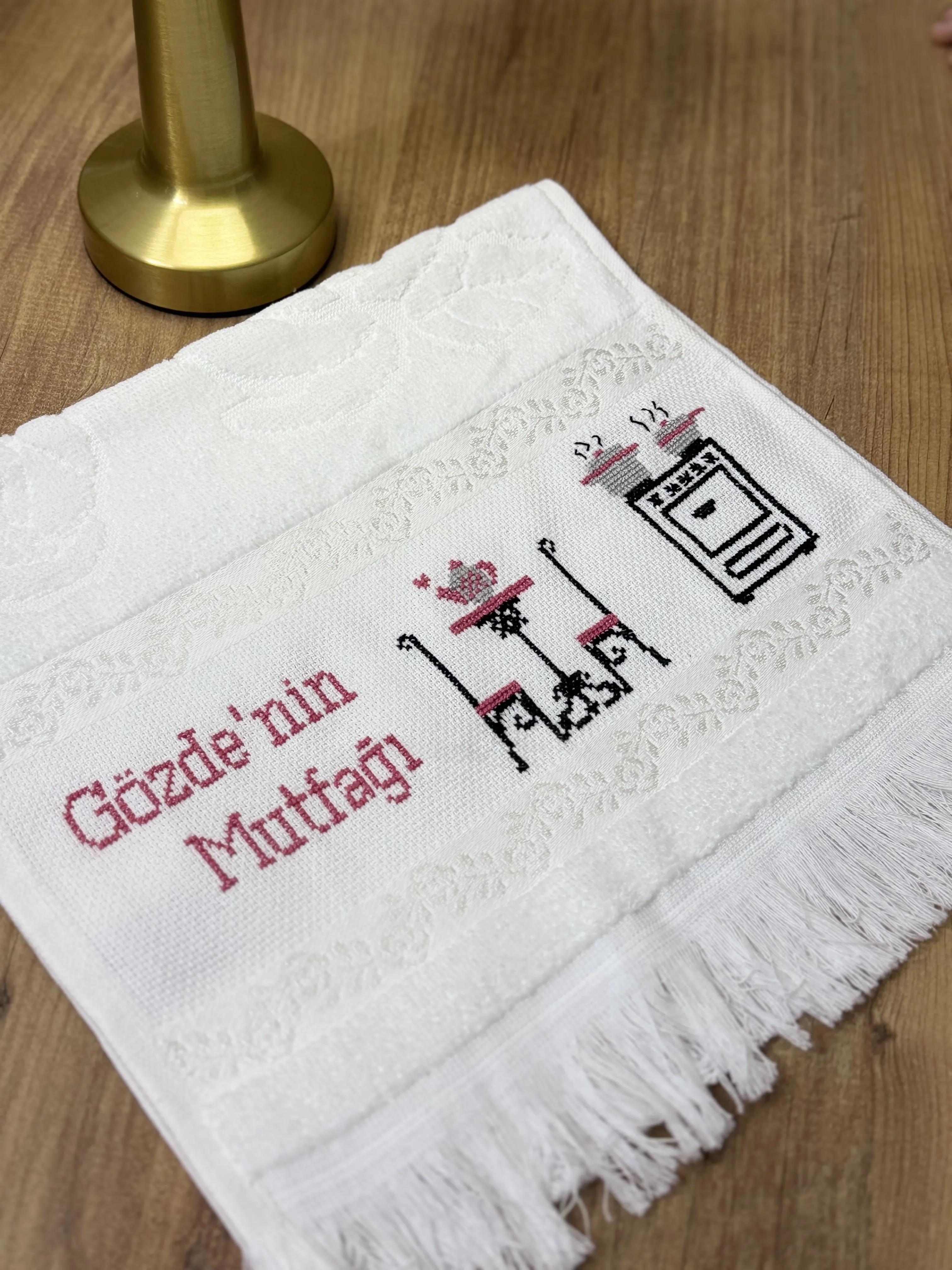 İsme Özel Nakışlı Mutfak Havlusu - Beyaz Pamuklu El İşlemesi