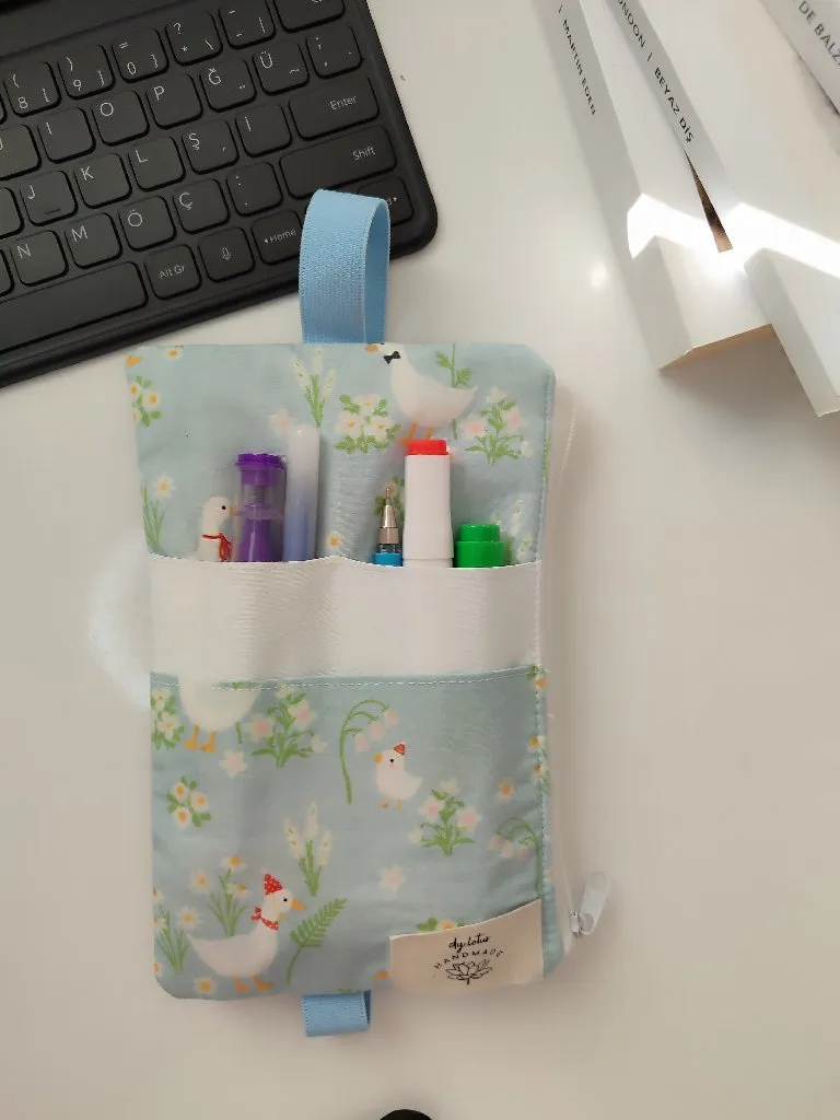 Lastikli Kitap/Tablet Organizeri - Sevimli Desenli, Çok Amaçlı