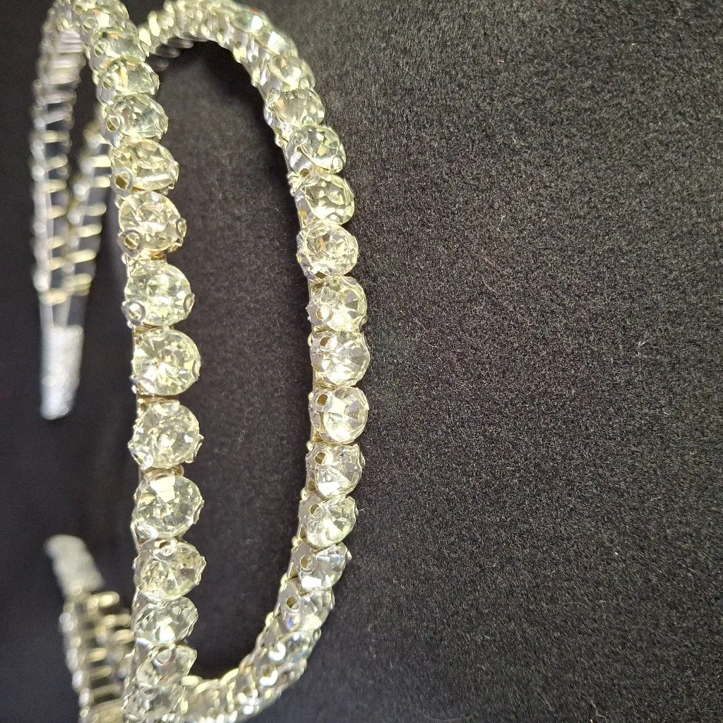 Taş Detaylı İkili Taç