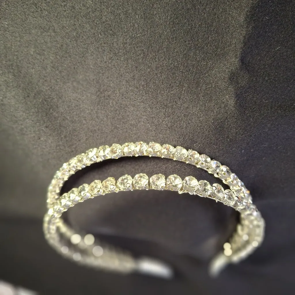 Taş Detaylı İkili Taç