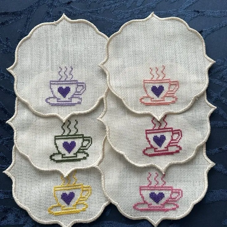 Kahve Fincanlı Sunum Peçetesi - El Emeği Nakışlı Bardak Altlığı