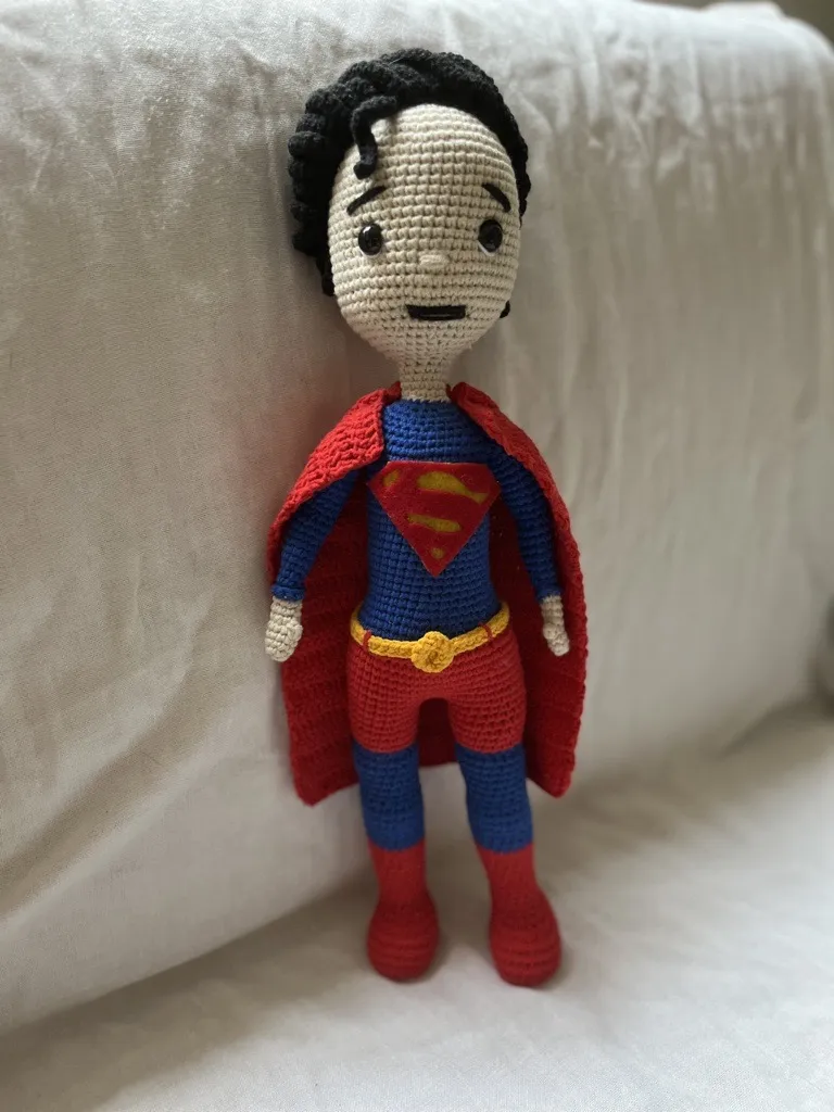 Amigurumi Süperman Oyuncak Bebek - 40 cm El Yapımı Örgü Bebek