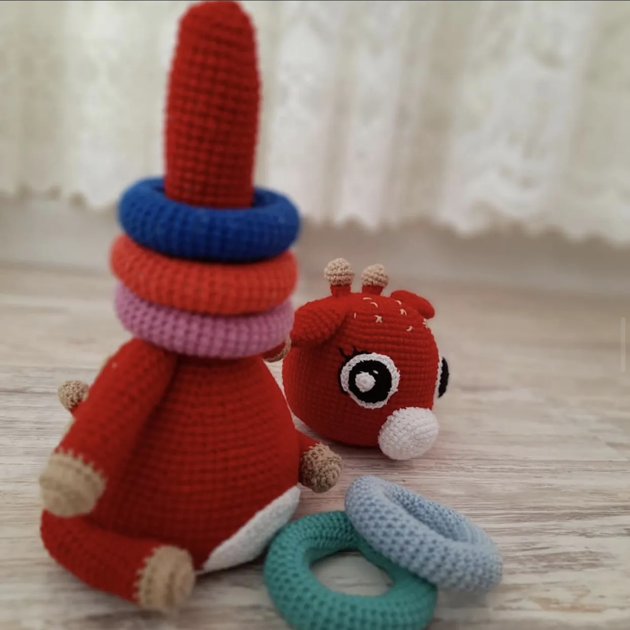 Kırmızı Örgü Oyuncak Zürbik - Eğitici ve Motor Geliştirici