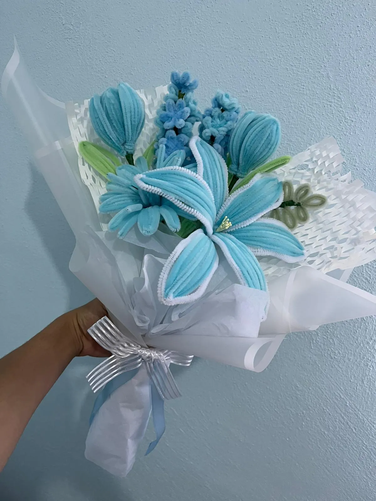 Mavi Renkli Peluş Buket Çiçek - Dekoratif El Yapımı Hediye