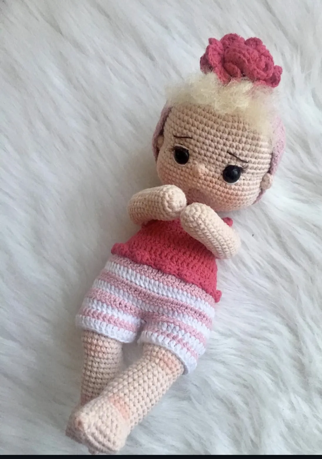 Örgü Amigurumi Bebek - Pembe Hırkalı ve Şekil Verilebilir