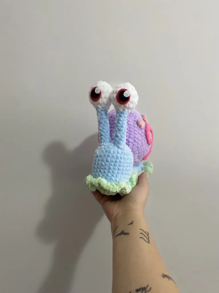 Amigurumi Örgü Oyuncak Salyangoz - Mor, Mavi ve Beyaz Renklerde