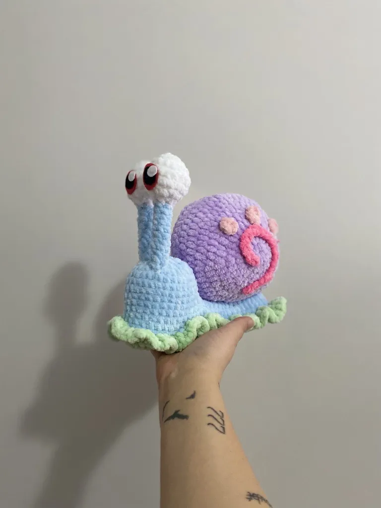 Amigurumi Örgü Oyuncak Salyangoz - Mor, Mavi ve Beyaz Renklerde