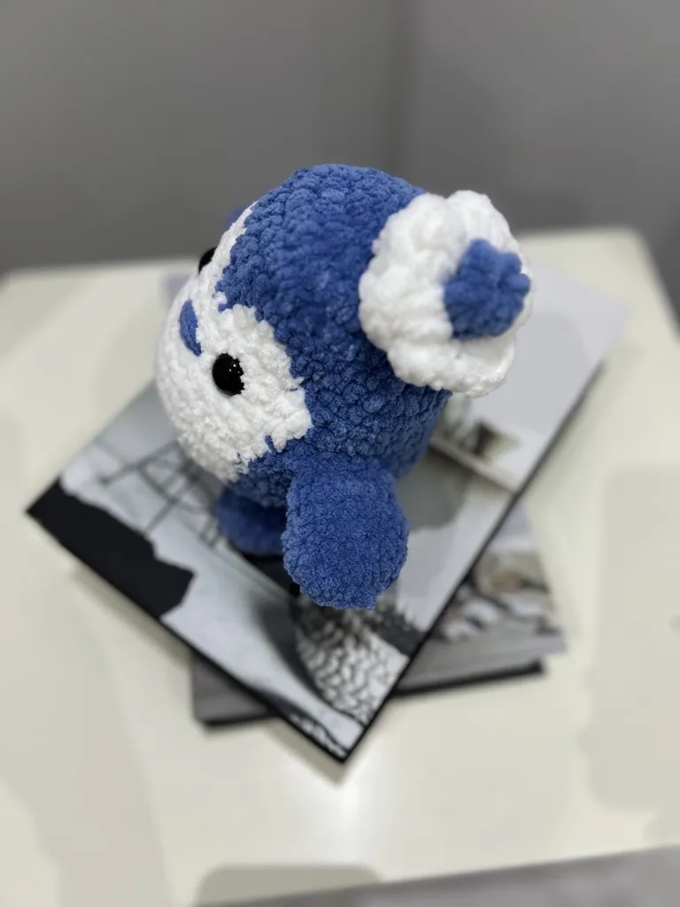 Mavi Kadife İpten Örme Penguen Oyuncak Bebek - El Yapımı