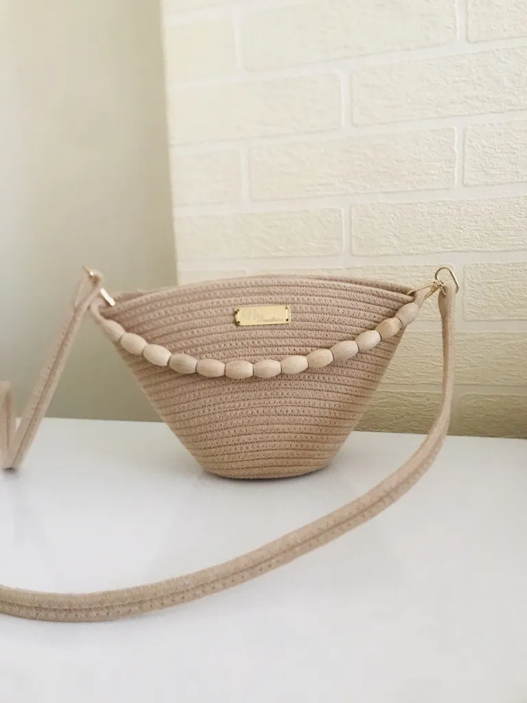 Bej Renk Ahşap Boncuk Detaylı Pamuk İp Örgü Omuz Çantası