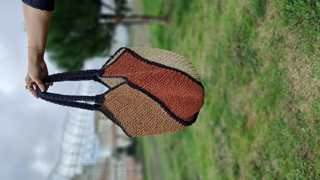 Hasır Örme Omuz Çantası - Renkli Tasarım, Plaj ve Günlük Kullanım