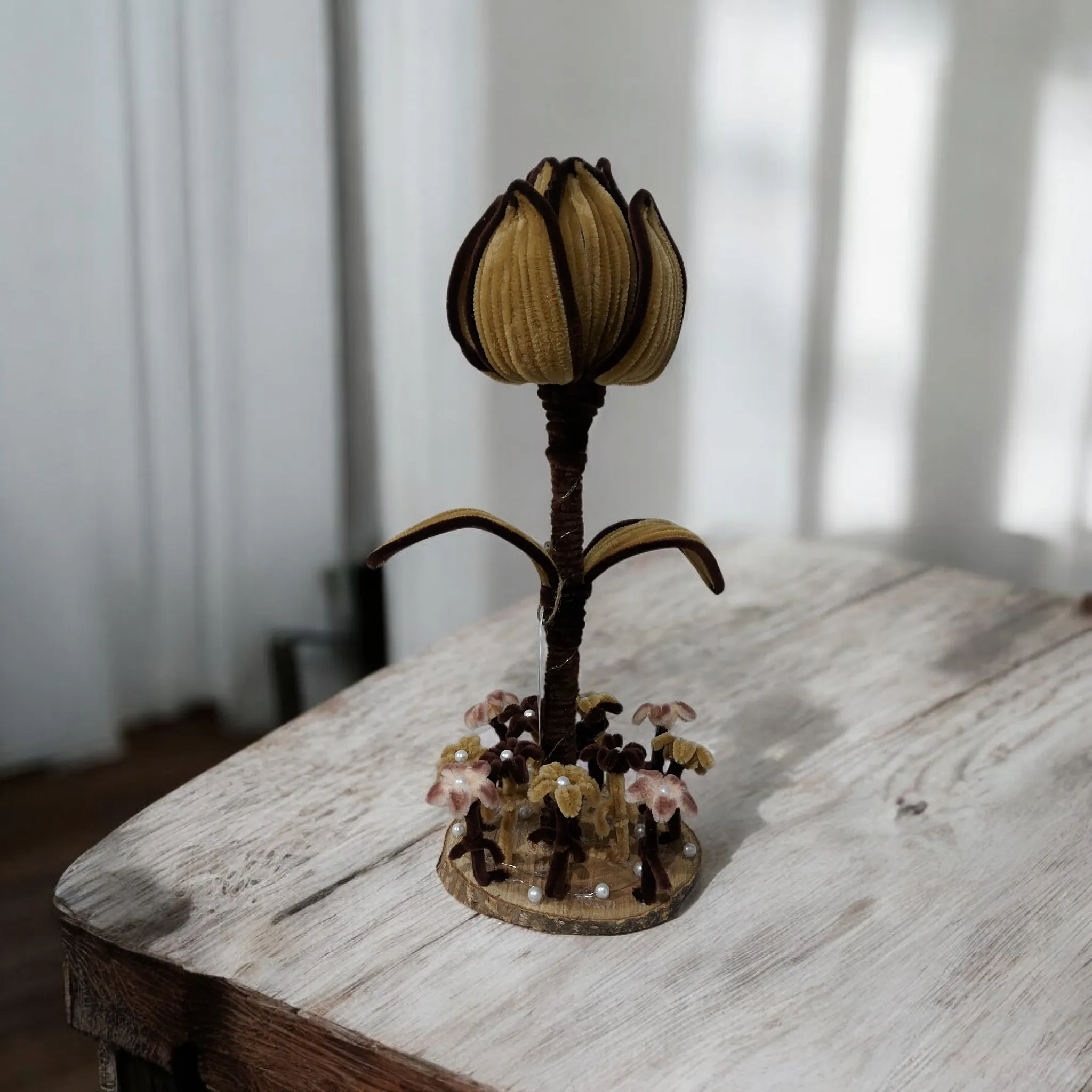 Şönil Lale Gece Lambası - El Yapımı Dekoratif Aydınlatma