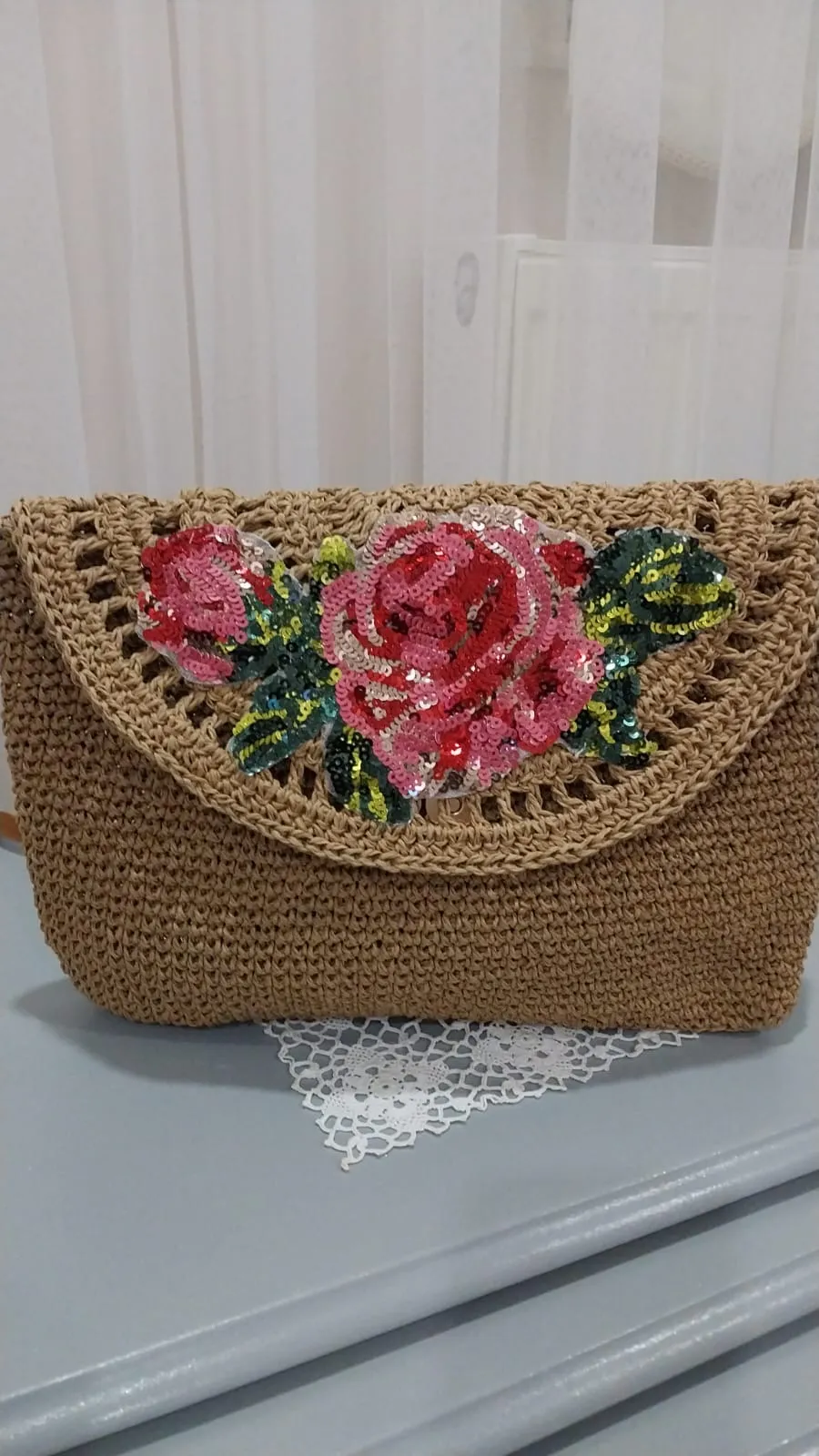 Kağıt İpinden El Örgüsü Gül Motifli Clutch Abiye Çanta