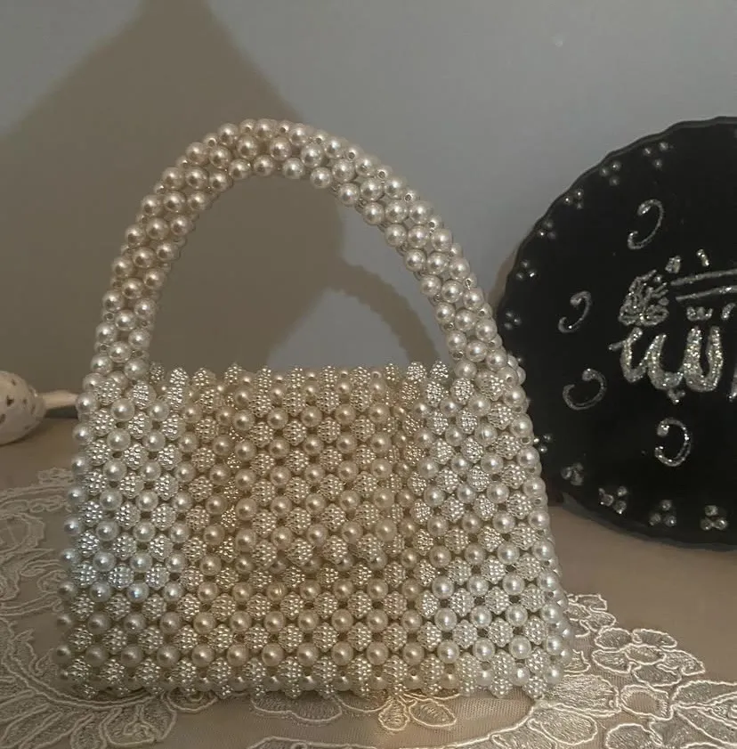 İnci Boncuklu Küçük Boy El Çantası - Özel Tasarım ve Şık Görünüm