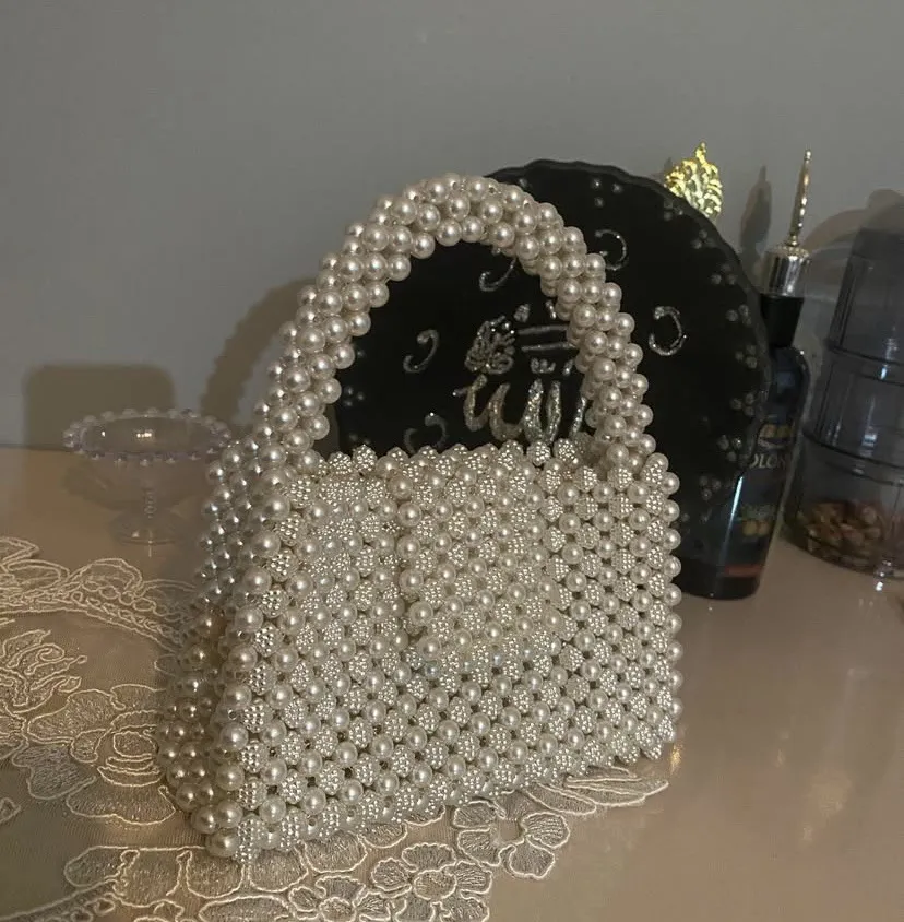 İnci Boncuklu Küçük Boy El Çantası - Özel Tasarım ve Şık Görünüm