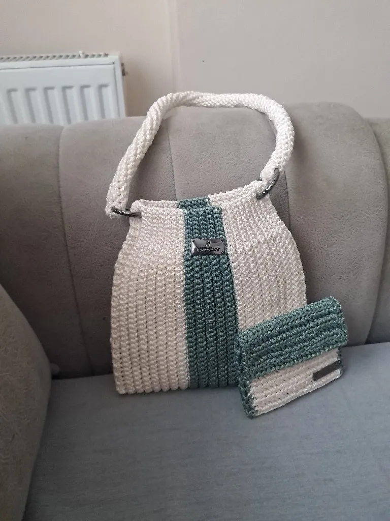 Beyaz ve Yeşil Detaylı Örgü Bohem Kadın Çanta ve Kartlık Seti