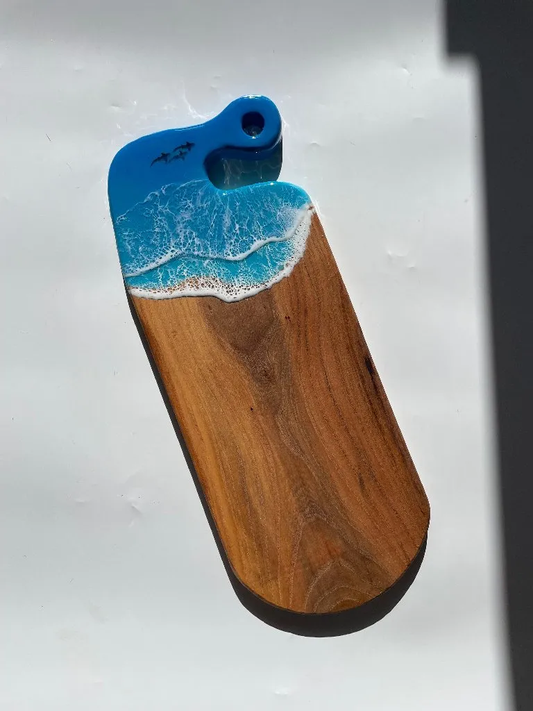 Karaağaç Ahşap Sunum Tahtası - Epoksi Deniz ve Köpekbalığı Tasarımı