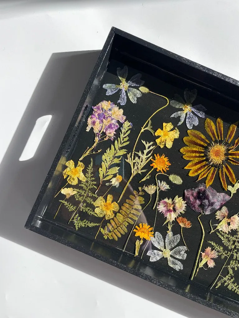 Siyah Ahşap Epoksi Tepsi - Gerçek Çiçekli Dekoratif Sunum Tepsisi
