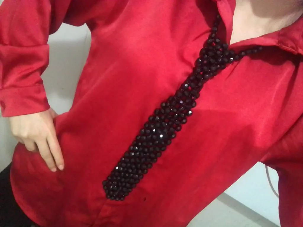 Siyah Boncuklu Şık Kravat Kolye - Kişiye Özel Tasarım