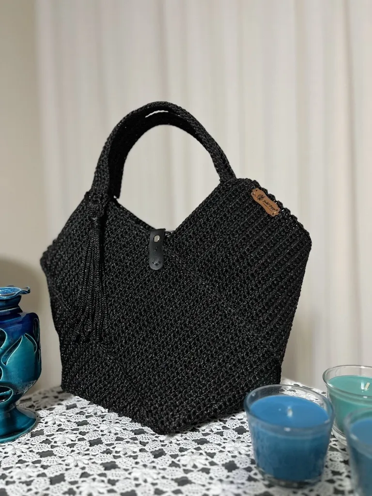 Siyah Makrome Omuz Çantası - El Yapımı ve Şık Tasarım