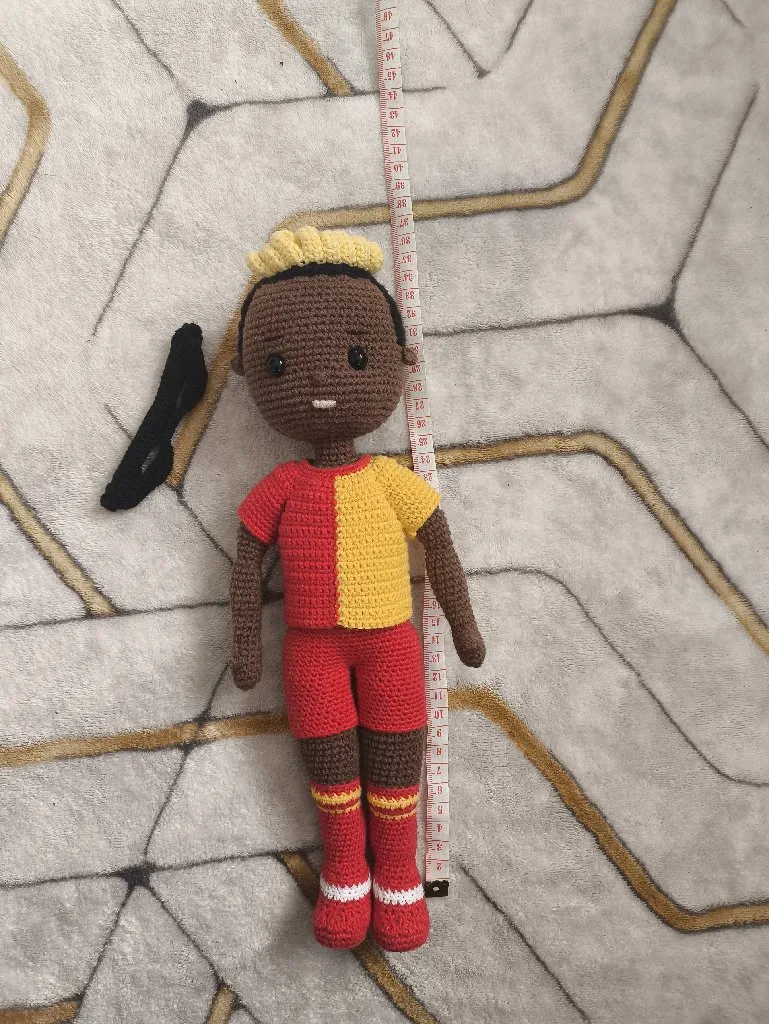 30 cm Örme Futbolcu Bebek - El Emeği Amigurumi Oyuncak