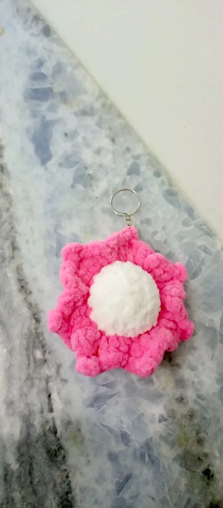 Pembe Kadife İp Örgü Çiçek Anahtarlık - Dekoratif ve Şık Hediye