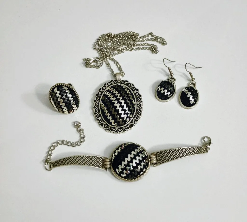 Gümüş Rengi Tel Kırma Takı Seti (Kolye, Küpe, Yüzük, Bileklik) - Bartın Sanatı