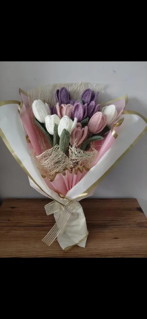 Örgü Lale Buketi - Beyaz, Lila, Pembe Renkli - El Emeği