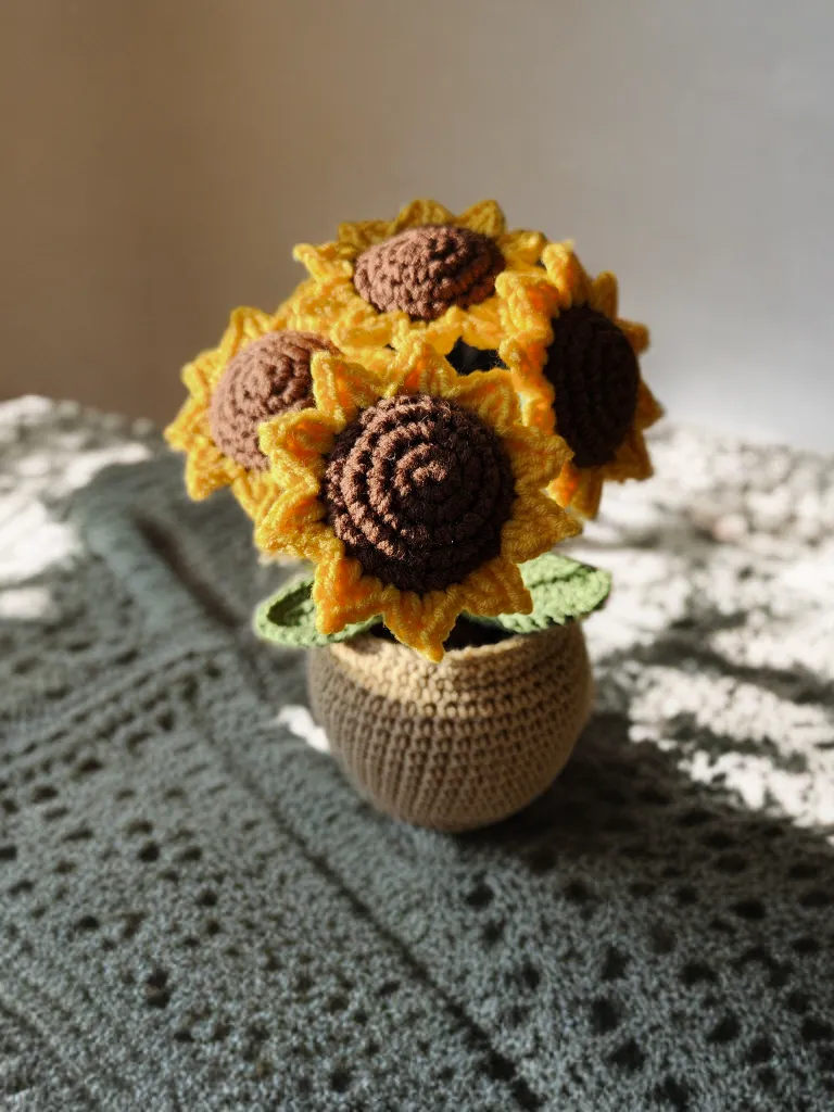 Örgü Saksıda Ayçiçeği - Solmayan Dekoratif Çiçek - El Emeği