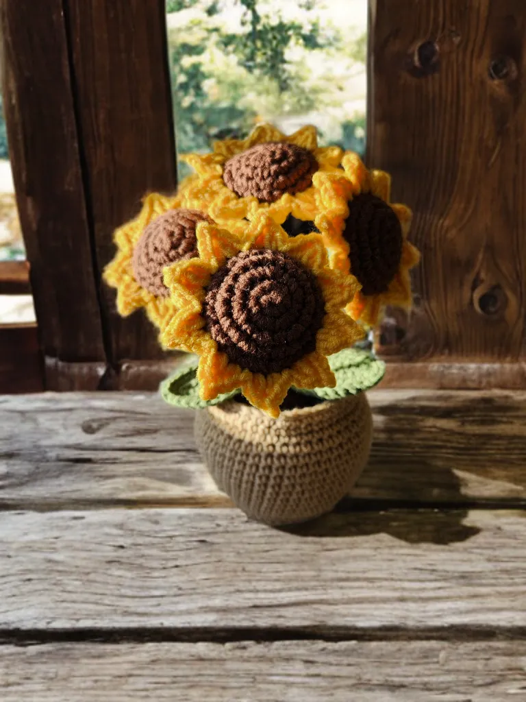 Örgü Saksıda Ayçiçeği - Solmayan Dekoratif Çiçek - El Emeği