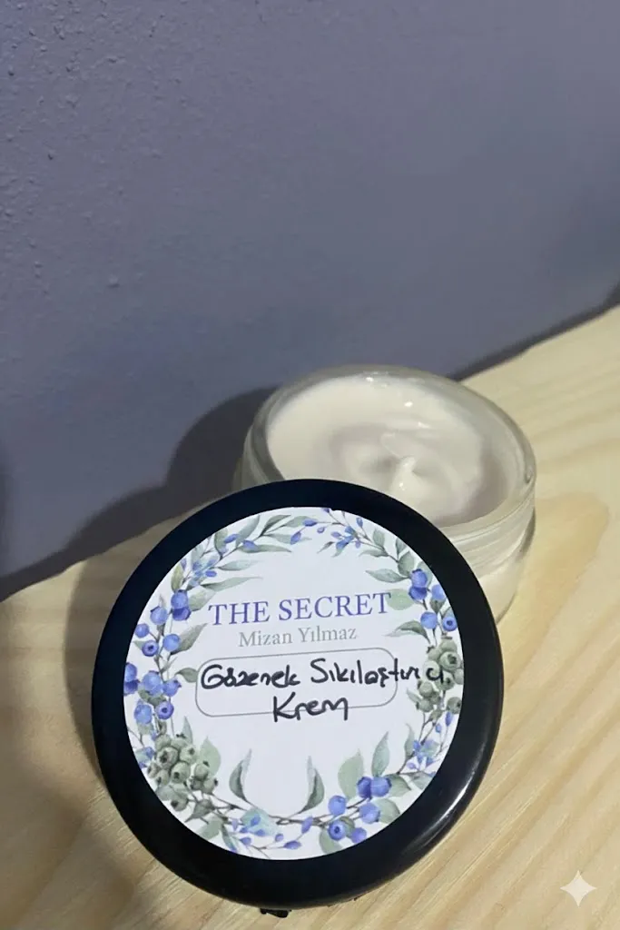 Doğal Özlü Gözenek Sıkılaştırıcı Krem