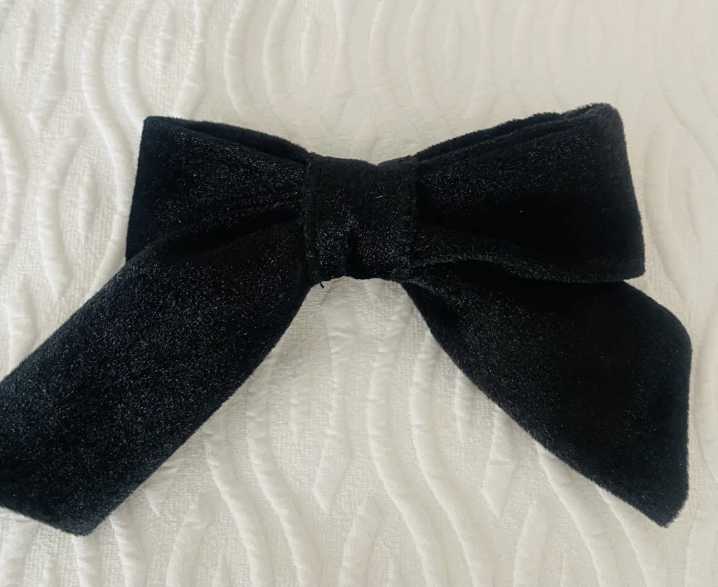 Kadife Fiyonk Toka – Siyah