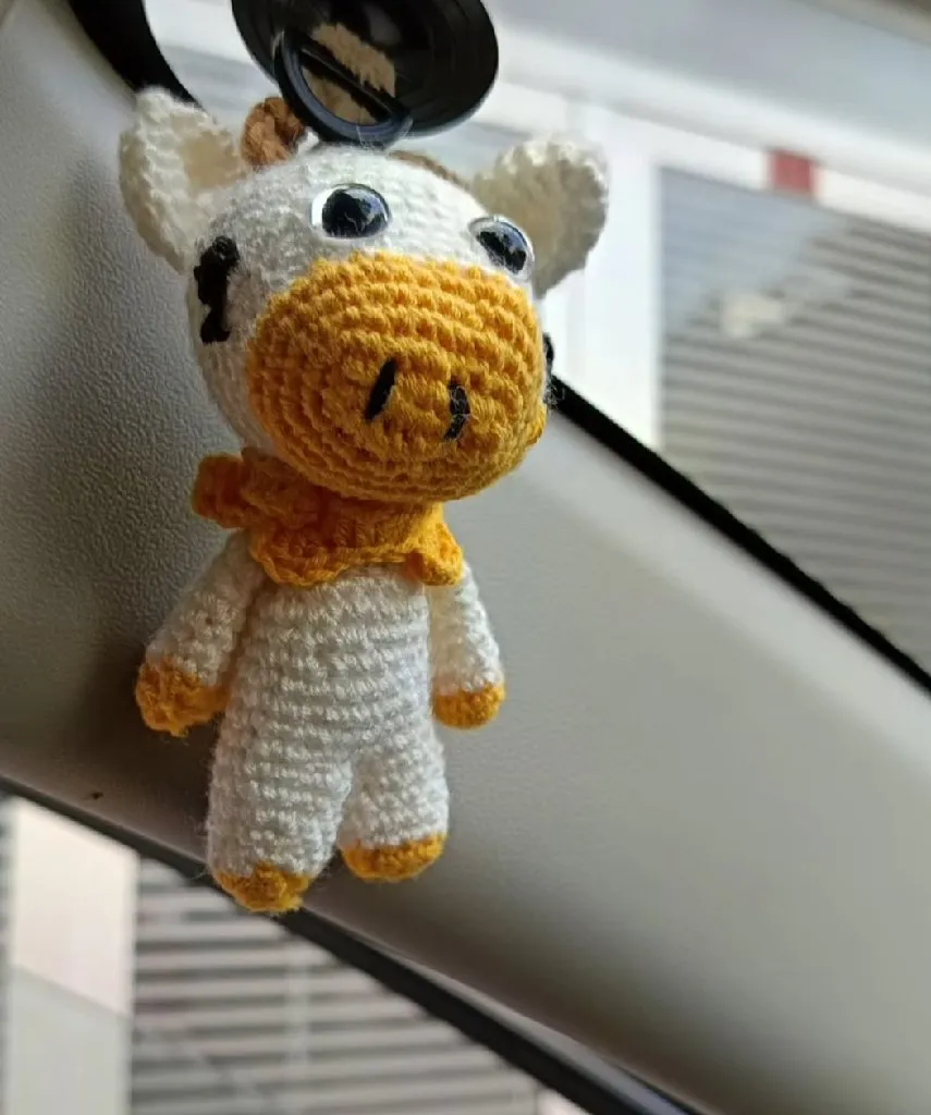 Sarı İnek Araba Süsü