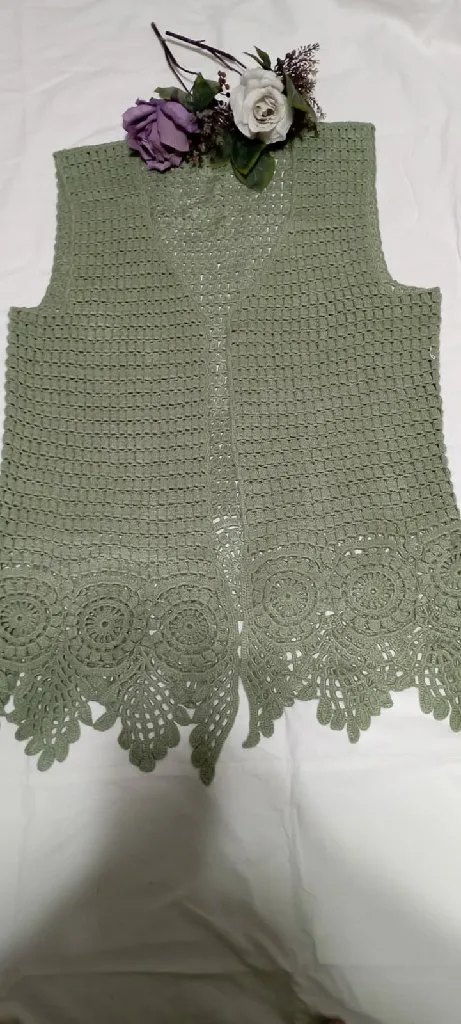 Yeşil Ajurlu Örgü Bayan Yelek - V Yaka, El Emeği