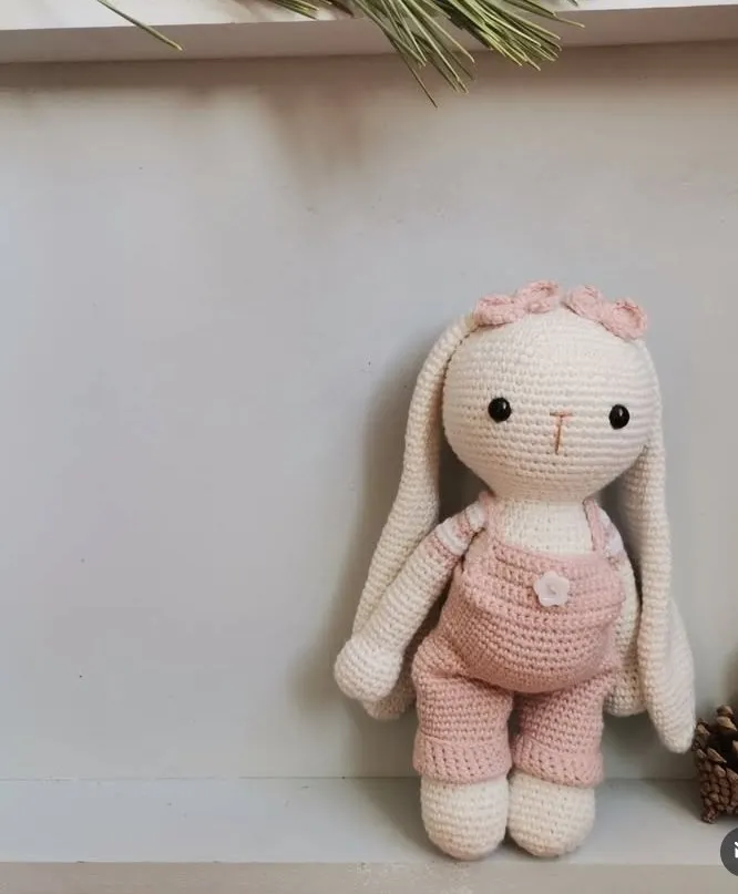 Örgü Oyuncak Tavşan - Krem ve Pembe Renkli, Uzun Kulaklı