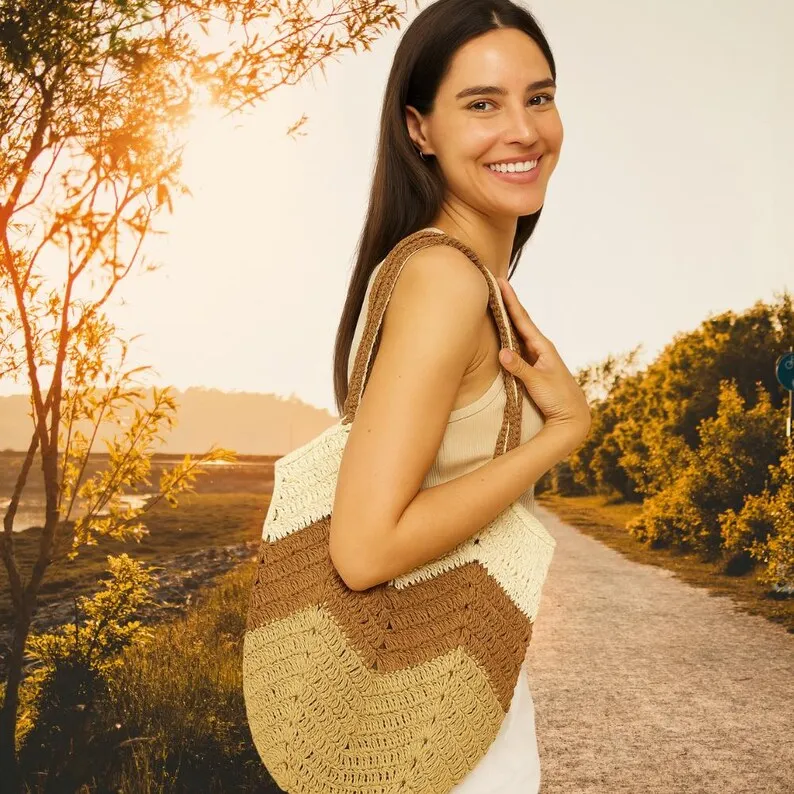 El Yapımı Örgü Hasır Çanta – Doğal Tonlarda Büyük Boy Omuz Çantası