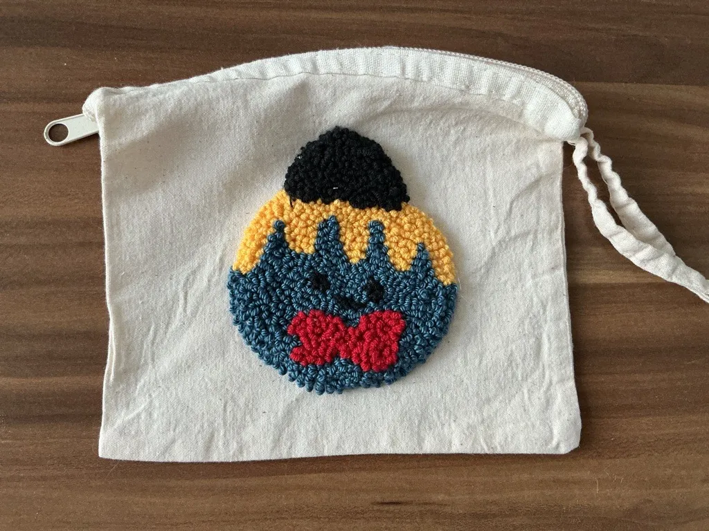 Ham Kumaş Üzeri Punch Nakışlı Fermuarlı Kalemlik/Makyaj Çantası