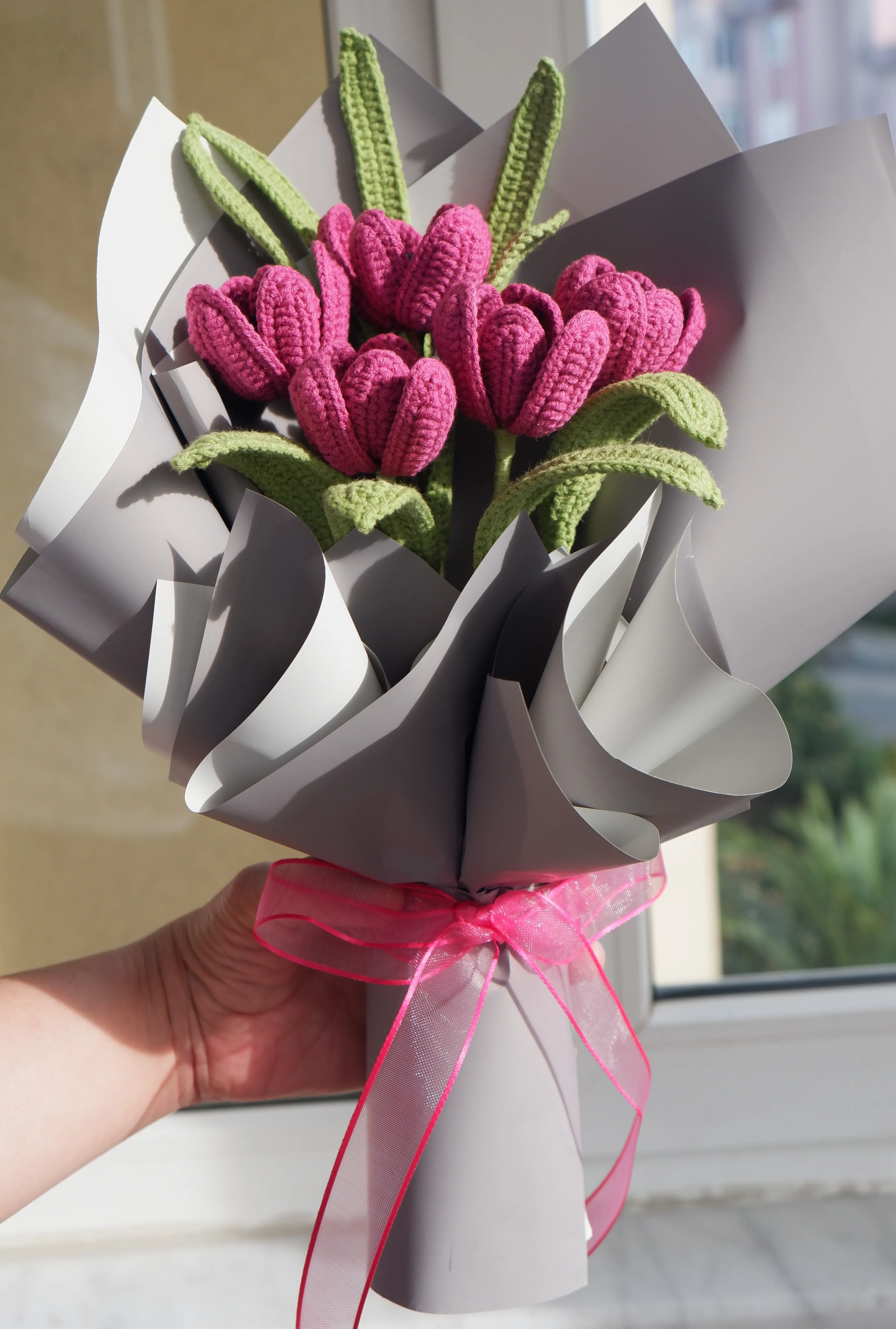 El Yapımı Örgü Lale Buketi – Solmayan Şıklık