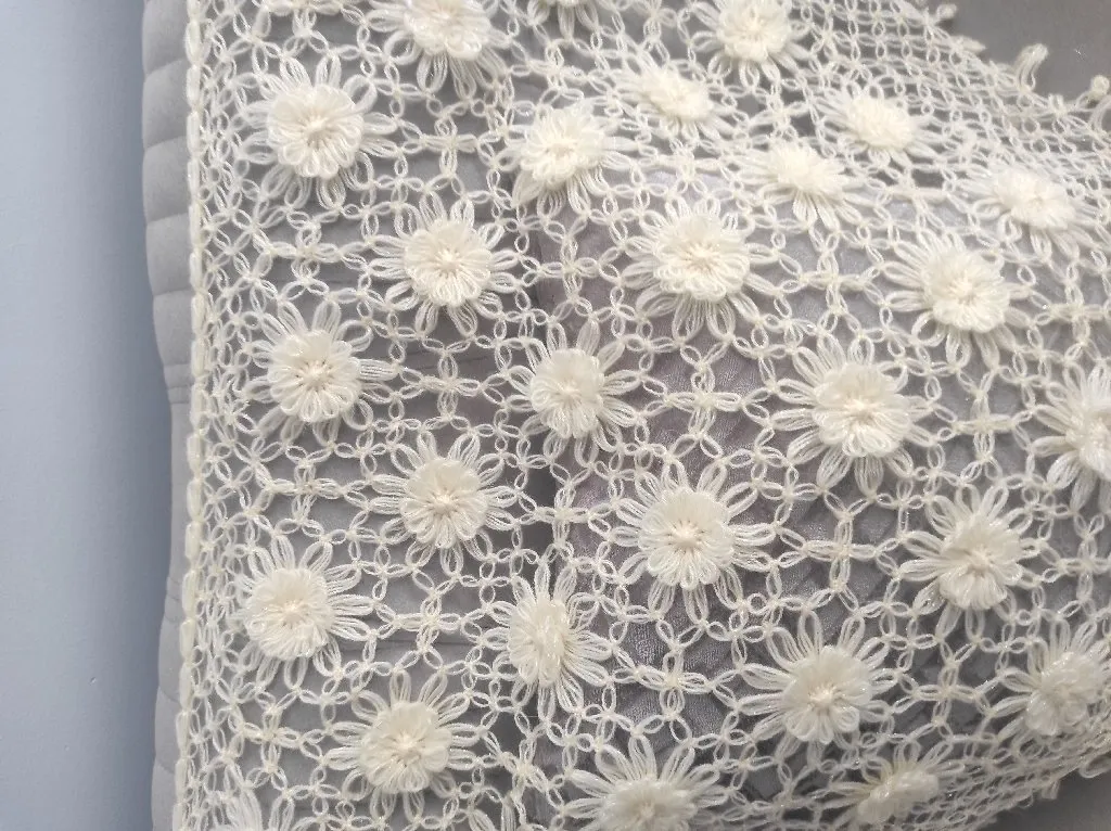 Krem Rengi Motifli Örgü Kadın Şalı - El Emeği Göz Nuru