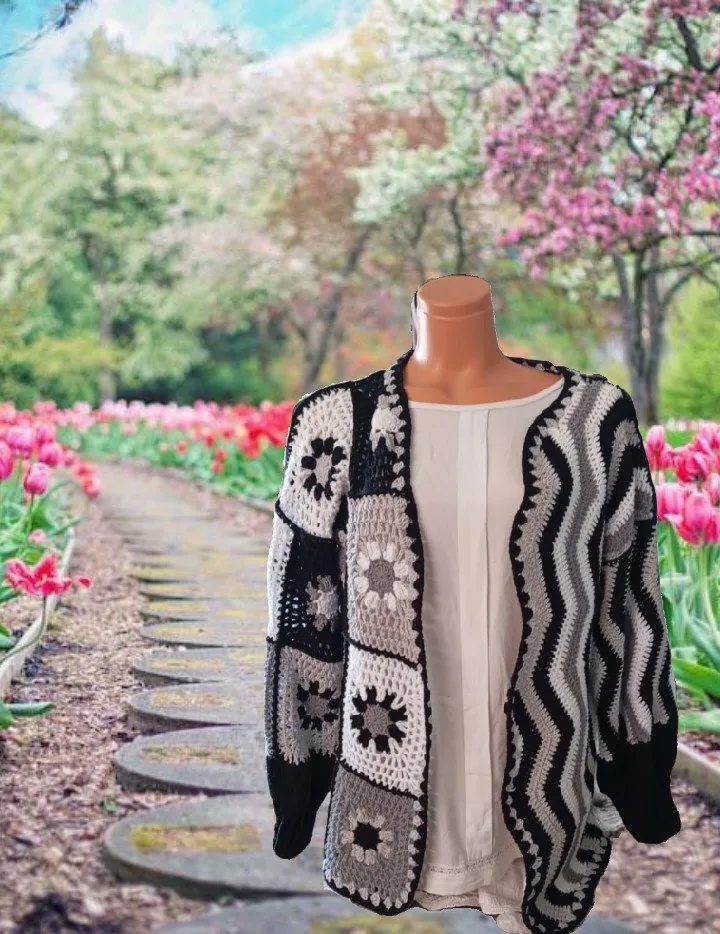 Siyah Beyaz Gri Renkli Kare Motifli Pamuk Örgü Hırka - El Emeği