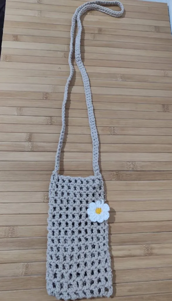 Makrome Örgü Telefon Çantası - Papatya Detaylı, Gri Renkli