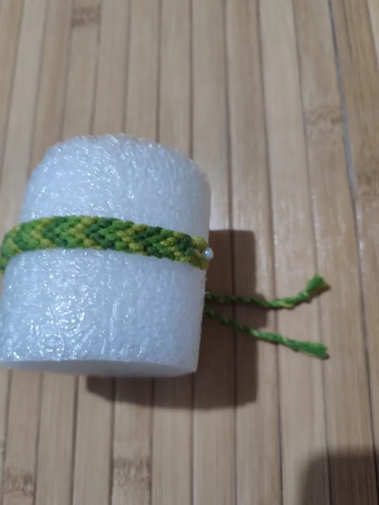 Yeşil ve Sarı Renkli Örgü Bileklik - El Emeği ve Ayarlanabilir