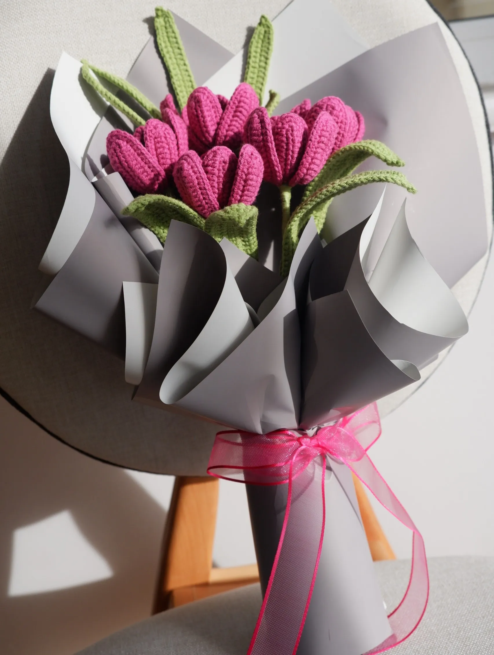 El Yapımı Örgü Lale Buketi – Solmayan Şıklık