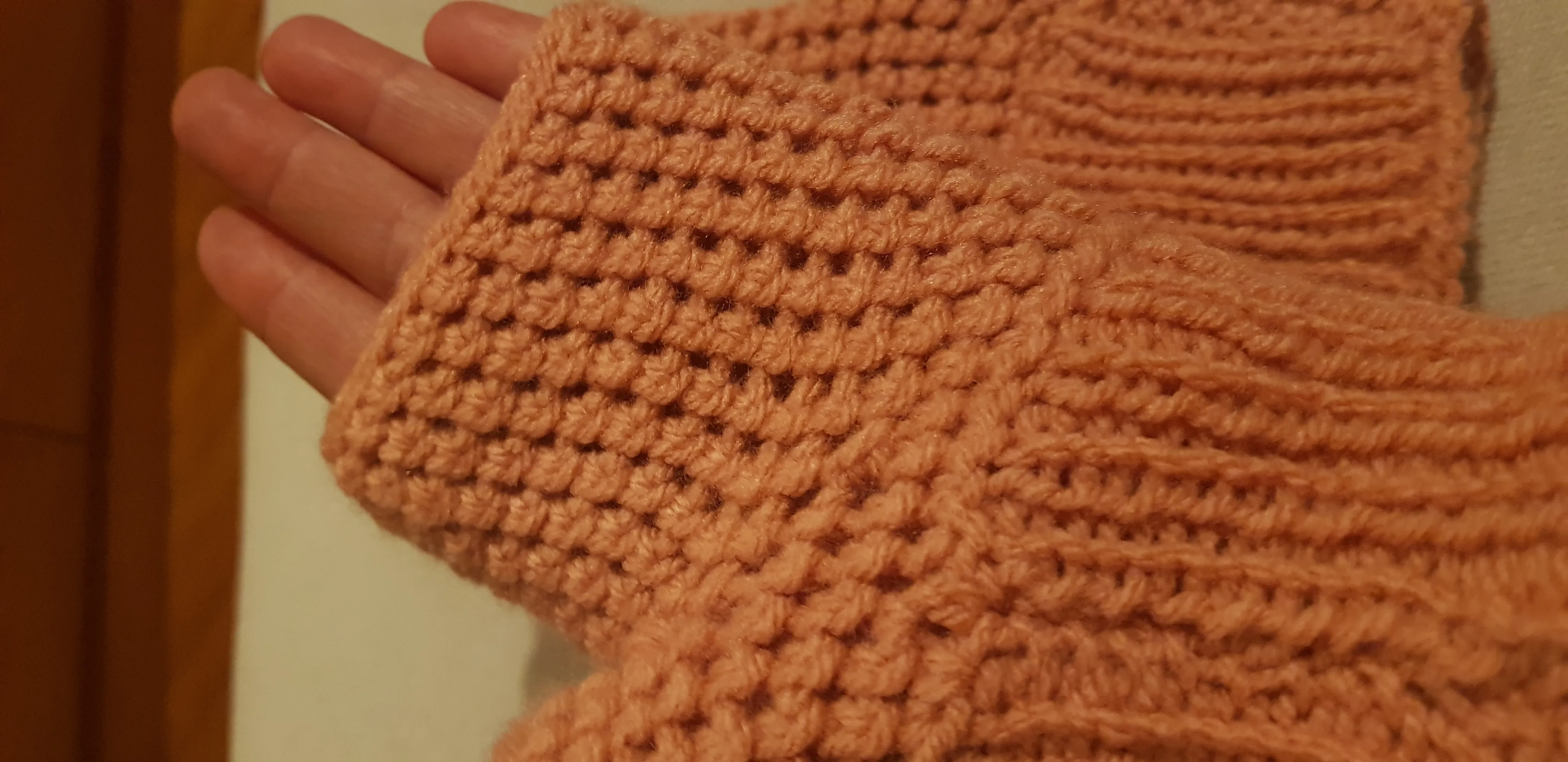 Somon Rengi Örgü Yarım Eldiven - Parmaksız Model, El Emeği